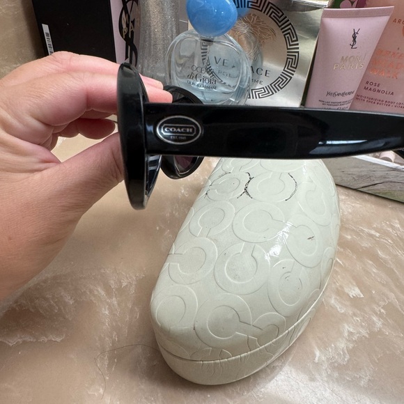 COACH sunglasses with case - Picture 7 of 7